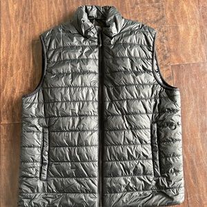 Men's Black Puffer Vest